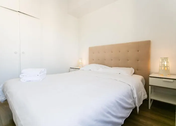 Upper Marais & -
