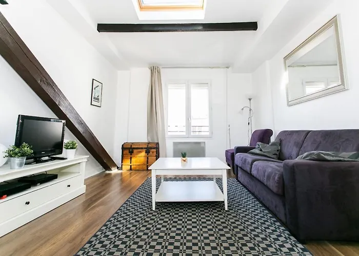 Upper Marais & -