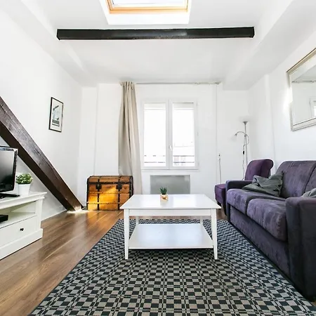 Upper Marais & -