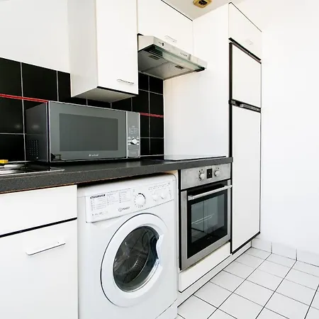 Upper Marais & -